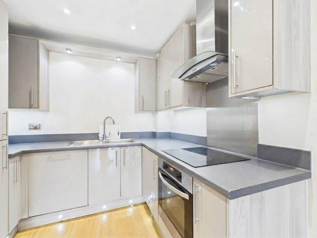 Heathland Court, 3 Grebe Way, Maidenhead, Berkshire SL6, 1 bed flat to rent, £1,400 pcm | PrimeLocation
