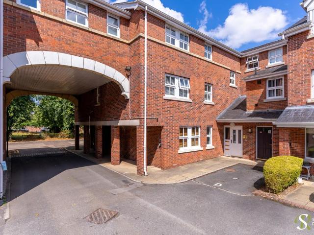 Heathlands House, Knutsford 2 bed apartment to rent £1,295 pcm £299 pw