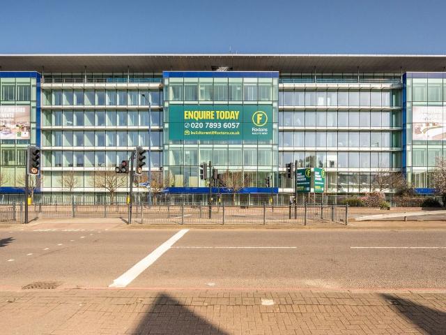 Heathrow House, Cranford, Hounslow TW5, 1 bed flat to rent, £1,850 pcm | PrimeLocation