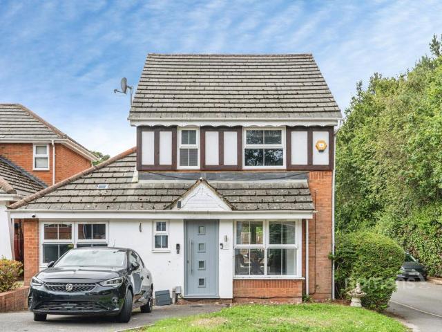 Heathside Park, Camberley, Surrey, GU15 4 bed detached house to rent £2,500 pcm £577 pw