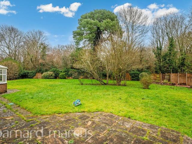 Heathside Place, EPSOM 5 bed house to rent £4,200 pcm £969 pw