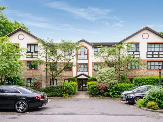 Heathview Court, 70 Parkside, Wimbledon, London SW19, 1 bed flat to rent, £2,000 pcm | PrimeLocation