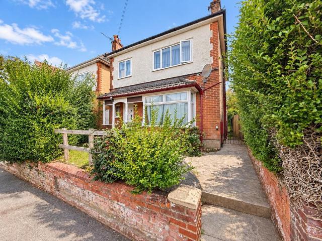 Heathwood Road, Bournemouth BH9 6 bed detached house to rent £3,750 pcm £865 pw