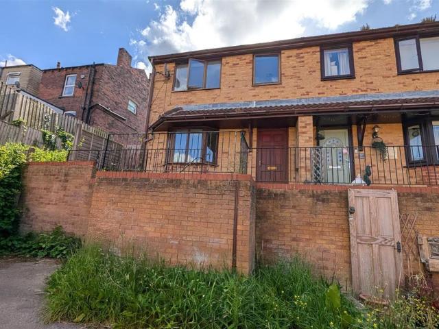 Heaton Grange, Batley WF17, 3 bed semi detached house to rent, £1,095 pcm | PrimeLocation