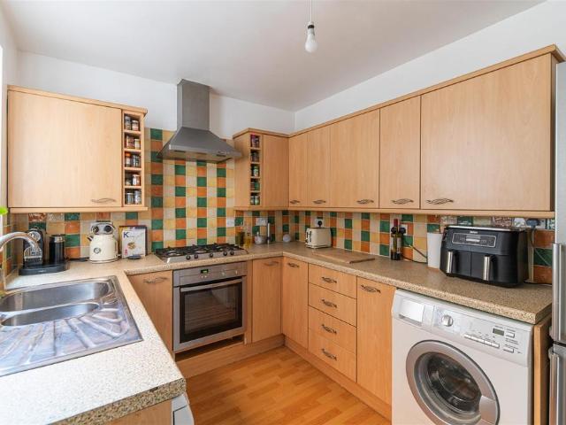 Heaton Grove, Newcastle Upon Tyne NE6 4 bed terraced house to rent £1,700 pcm £392 pw