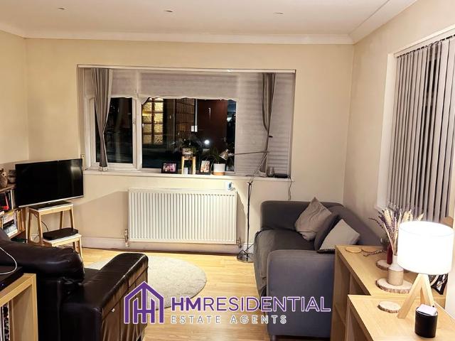 Heaton Place, Heaton, Newcastle Upon Tyne NE6, 3 bed flat to rent, £1,095 pcm | PrimeLocation