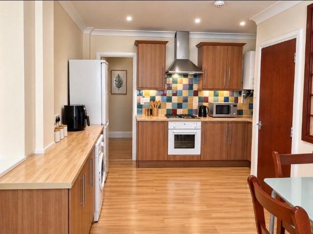 Heaton Place, Newcastle Upon Tyne NE6, 3 bed flat to rent, £1,050 pcm | PrimeLocation