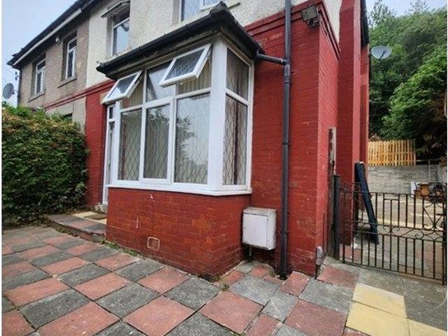 Heaton Road, Huddersfield HD1, 3 bed semi detached house to rent, £1,100 pcm | PrimeLocation