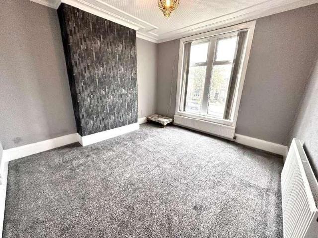 Heaton Road, Huddersfield, HD1