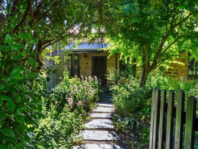 Heavenly Historic Home in the Clare Valley!