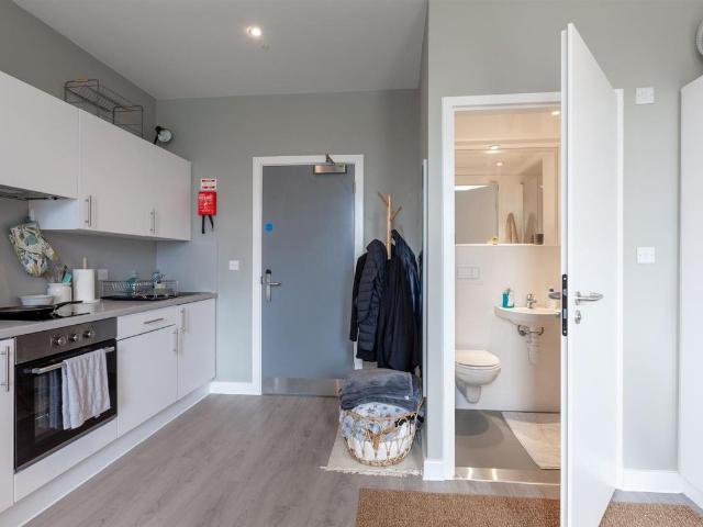 Heavitree Road, Exeter EX1, Studio to rent, £1,083 pcm | PrimeLocation