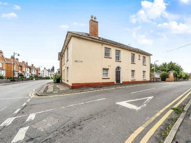 Head Street, Pershore, Worcestershire WR10, 1 bed flat to rent, £575 pcm | PrimeLocation