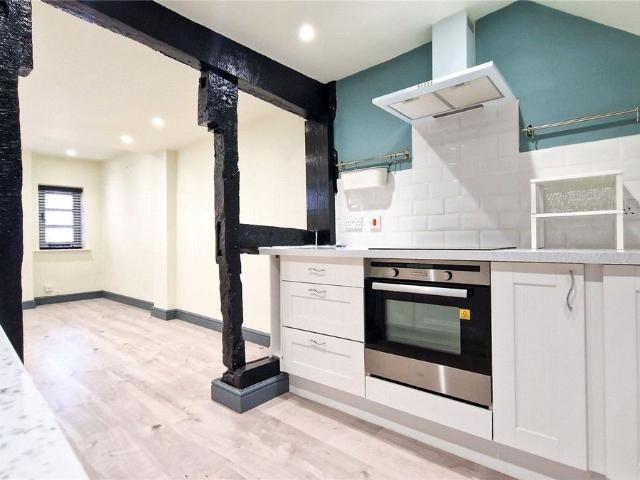 Head Street, Pershore, Worcestershire WR10, 2 bed cottage to rent, £950 pcm | PrimeLocation