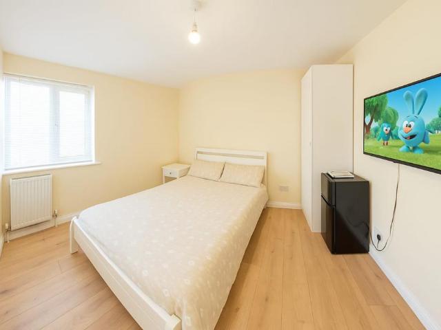 Headcorn Road, Bromley BR1 2 bed house share to rent £1,900 pcm £438 pw