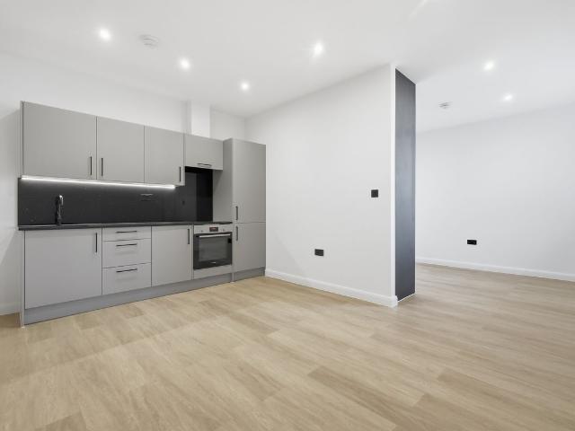 Headgate, Colchester CO3, 1 bed flat to rent, £1,075 pcm | PrimeLocation