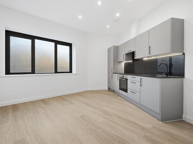 Headgate, Colchester CO3, 1 bed flat to rent, £1,150 pcm | PrimeLocation
