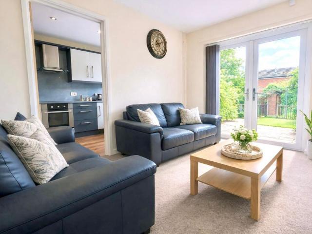 Headford Gardens, 4 bedroom, Semi Detached