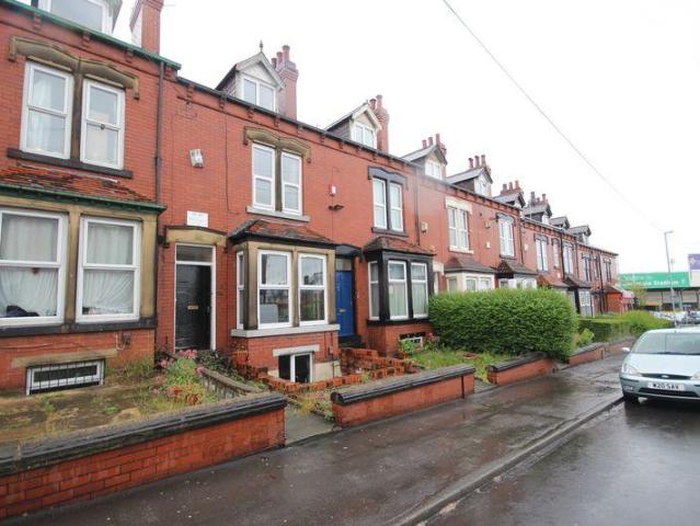 Headingley Mount, Headingley, Leeds. 4 bed terraced house to rent £1,695 pcm £391 pw
