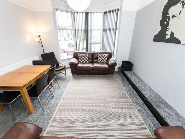 Headingley Avenue, Leeds