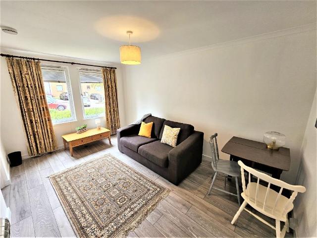 Headland Court, Mannofield, Aberdeen. 2 bed flat to rent £750 pcm £173 pw