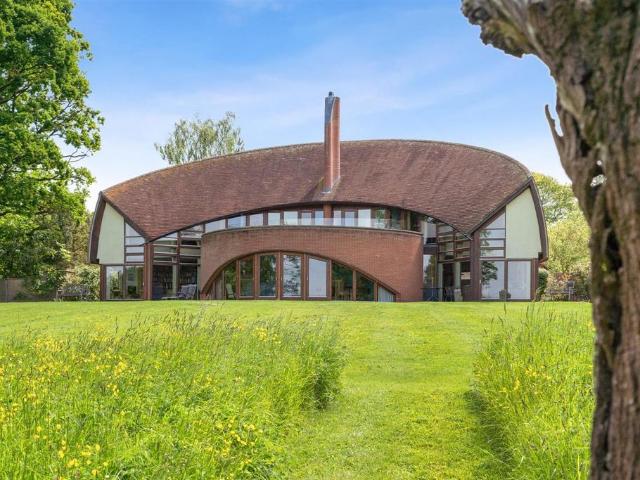 Headlands Drive, Berkhamsted, HP4 4 bed detached house to rent £5,500 pcm £1,269 pw