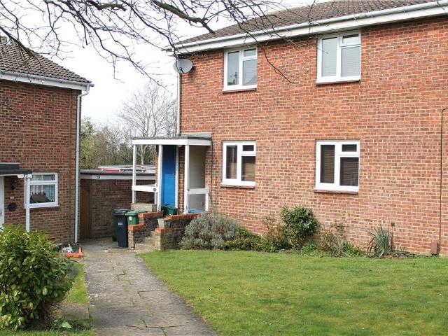 Headley Drive, Epsom KT18, 2 bed maisonette to rent, £1,550 pcm | PrimeLocation