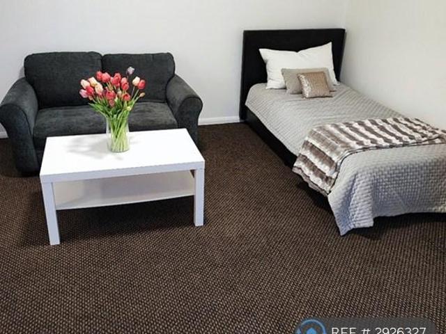 Headstone Lane, London, HA2 Studio to rent £1,175 pcm £271 pw