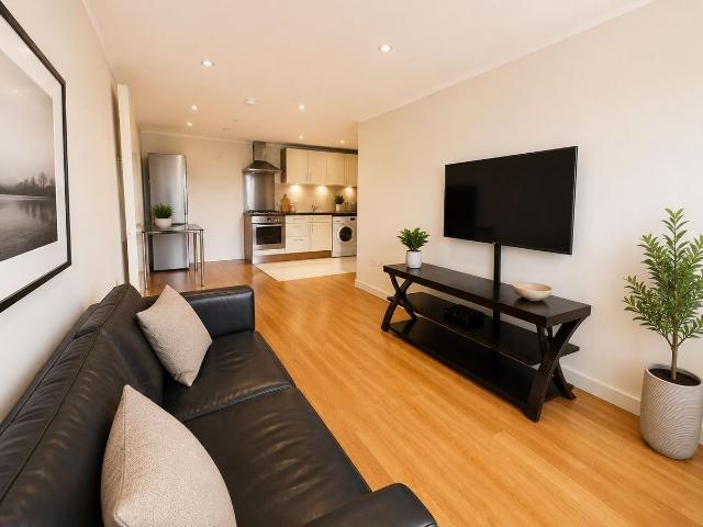Headstone Road, Harrow HA1, 2 bed flat to rent, £1,700 pcm | PrimeLocation