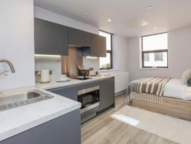 Headrow Court Leeds City centre student accommodat