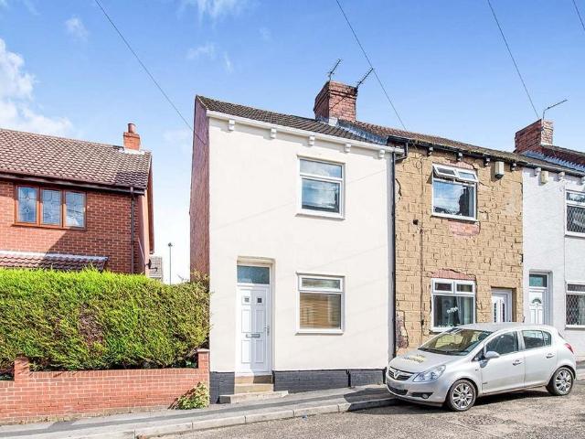 Heald Street, West Yorkshire WF10 2 bed end of terrace house to rent £925 pcm £213 pw
