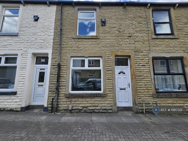 Healey Wood Road, Burnley, BB11 2 bed terraced house to rent £695 pcm £160 pw