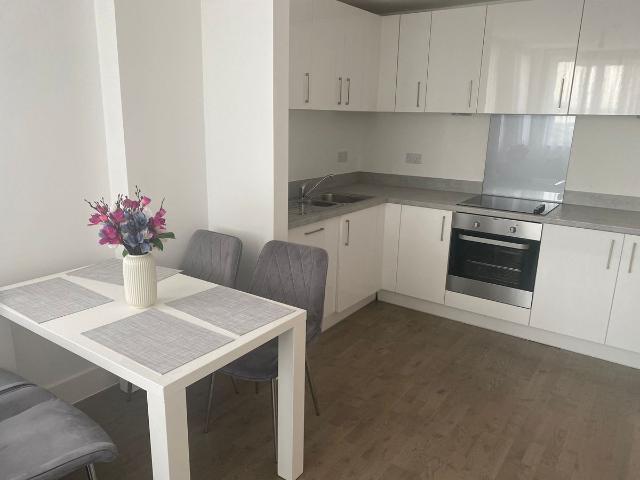 Healum Avenue, Southall UB2, 1 bed flat to rent, £1,650 pcm | PrimeLocation