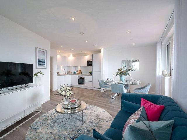 Healum Avenue, Southall, UB2 2 bed apartment to rent £1,950 pcm £450 pw