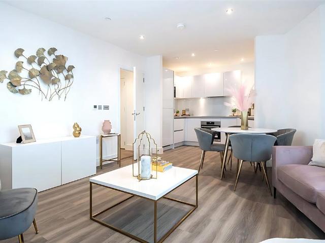 Healum Avenue, Southall, UB2 2 bed apartment to rent £1,900 pcm £438 pw