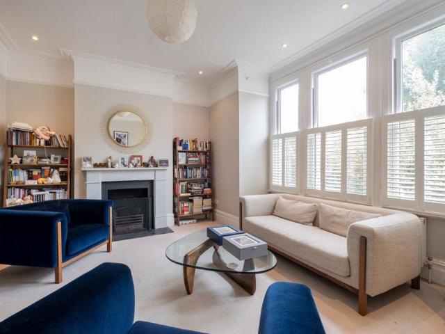 Hearnville Road London SW12 5 bed end of terrace house to rent £5,750 pcm £1,327 pw