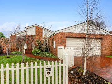 Heart, Character & a Renovation Opportunity in Prime Highton!