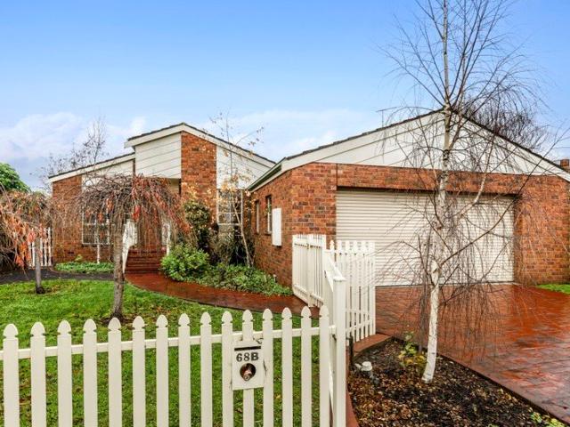 Heart, Character & a Renovation Opportunity in Prime Highton!