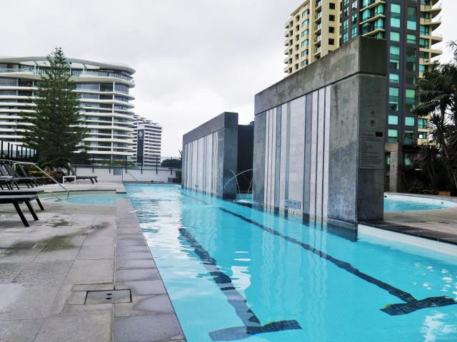 Heart of Broadbeach Fully Furnished Full Amenties Accessible