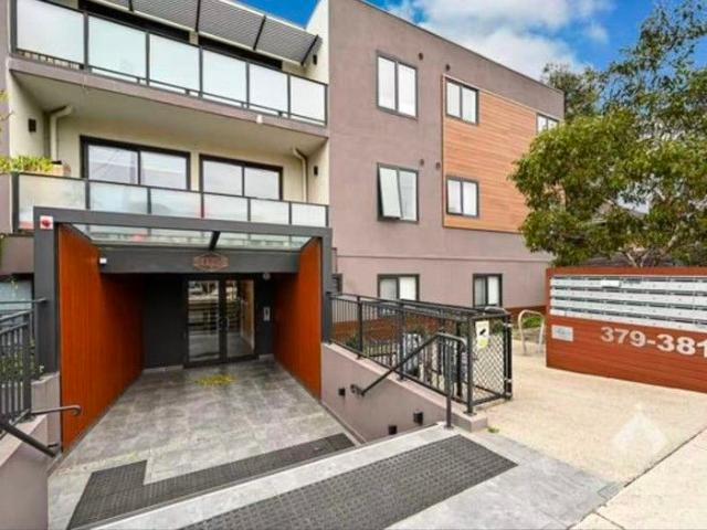 North East Unique Corner Stylish Burwood Apartment in Mount Waverley School Zone