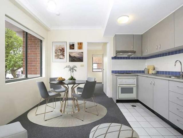 Heart of Neutral Bay with secure parking