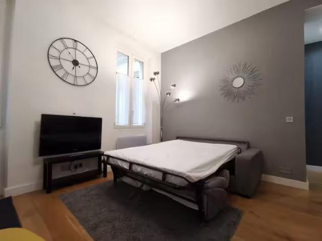 Heart Of Paris Eiffel Tower, Paris Amsterdam Apartments for Rent