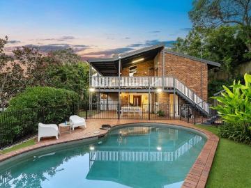 Heartwarming family haven in blissful leafy locale