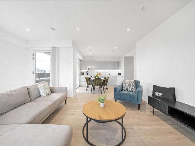 Heartwell Avenue, London E16, 3 bed flat to rent, £3,000 pcm | PrimeLocation