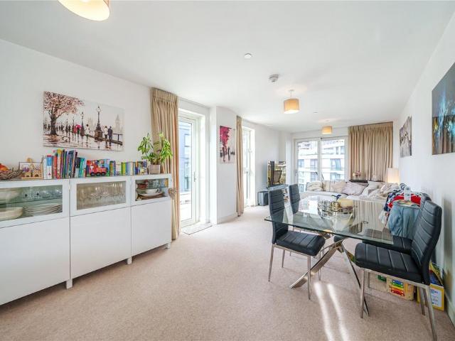 Hebden Place, London, SW8 3 bed apartment to rent £4,000 pcm £923 pw