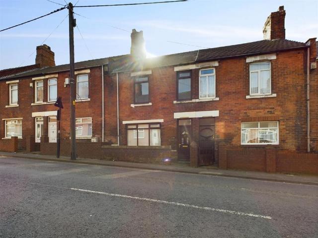 Hedworth Terrace, Houghton Le Spring DH4 3 bed terraced house to rent £695 pcm £160 pw