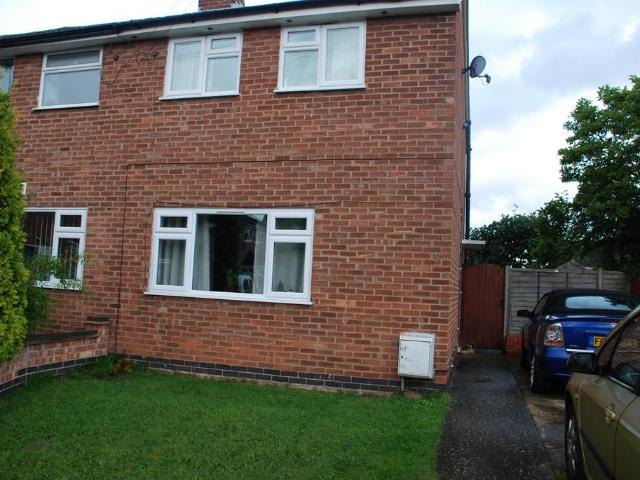 Heddington Close, Leicester LE2 2 bed semi detached house to rent £1,000 pcm £231 pw