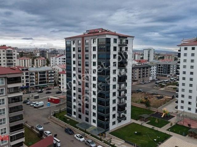 Hedef Emlaktan Yeşilyurt'ta Satılık 4+1 Ultra Lüx Site İçi Daire