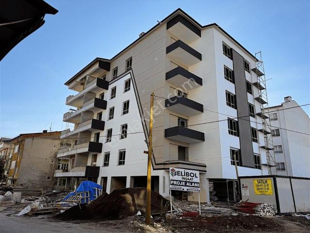 Hedef Emlak'tan Abdulvahabi Gazi Cad. Satılık Sıfır 3+1 Daireler