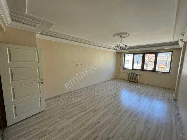 Hedef Emlak'tan Akdeğirmen'de 3+1 Kiralık Yapılı Daire