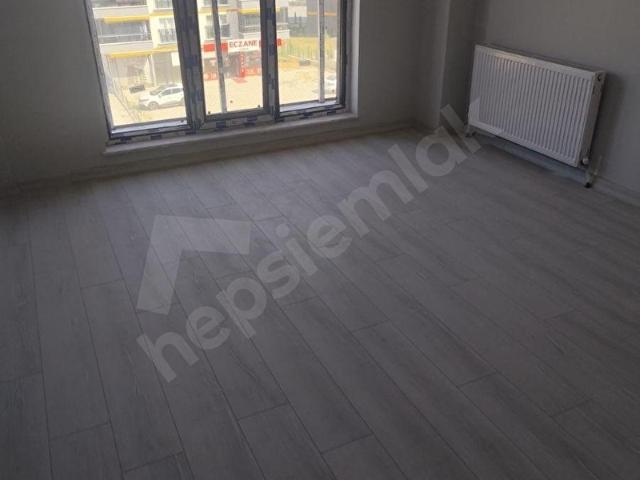 HEDEF EMLAK'TAN ARA KATTA SIFIR EBEVEYN BANYOLU 2+1 KİRALIK DAİRE